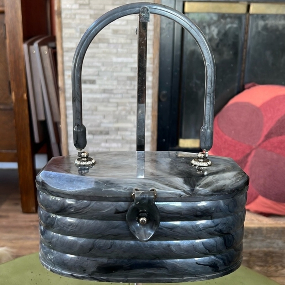 Beautiful vintage "lucite?" purse. 1950s purse with rhinestones.